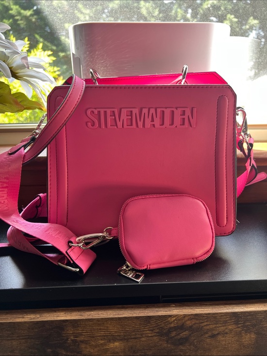 Steve Madden Handbags - Steve Madden Hot Pink Crossbody Bag with Detachable Coin Pouch